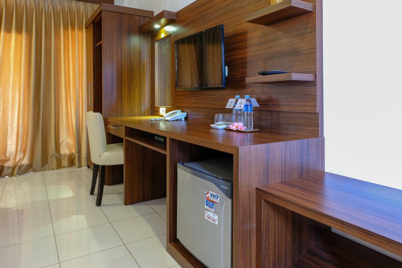 Friends Beach Hotel Kuta  Exterior photo