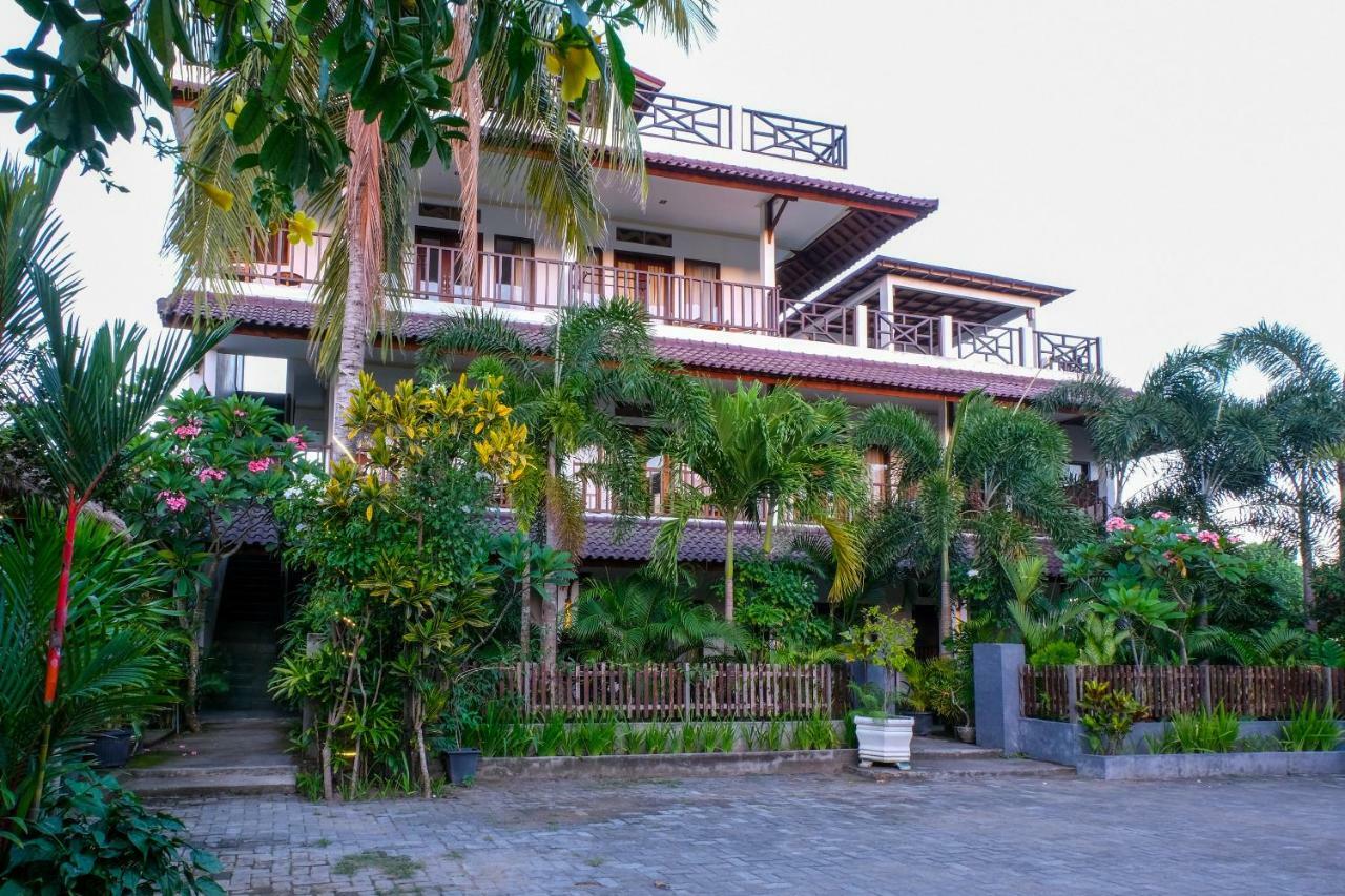 Friends Beach Hotel Kuta  Exterior photo