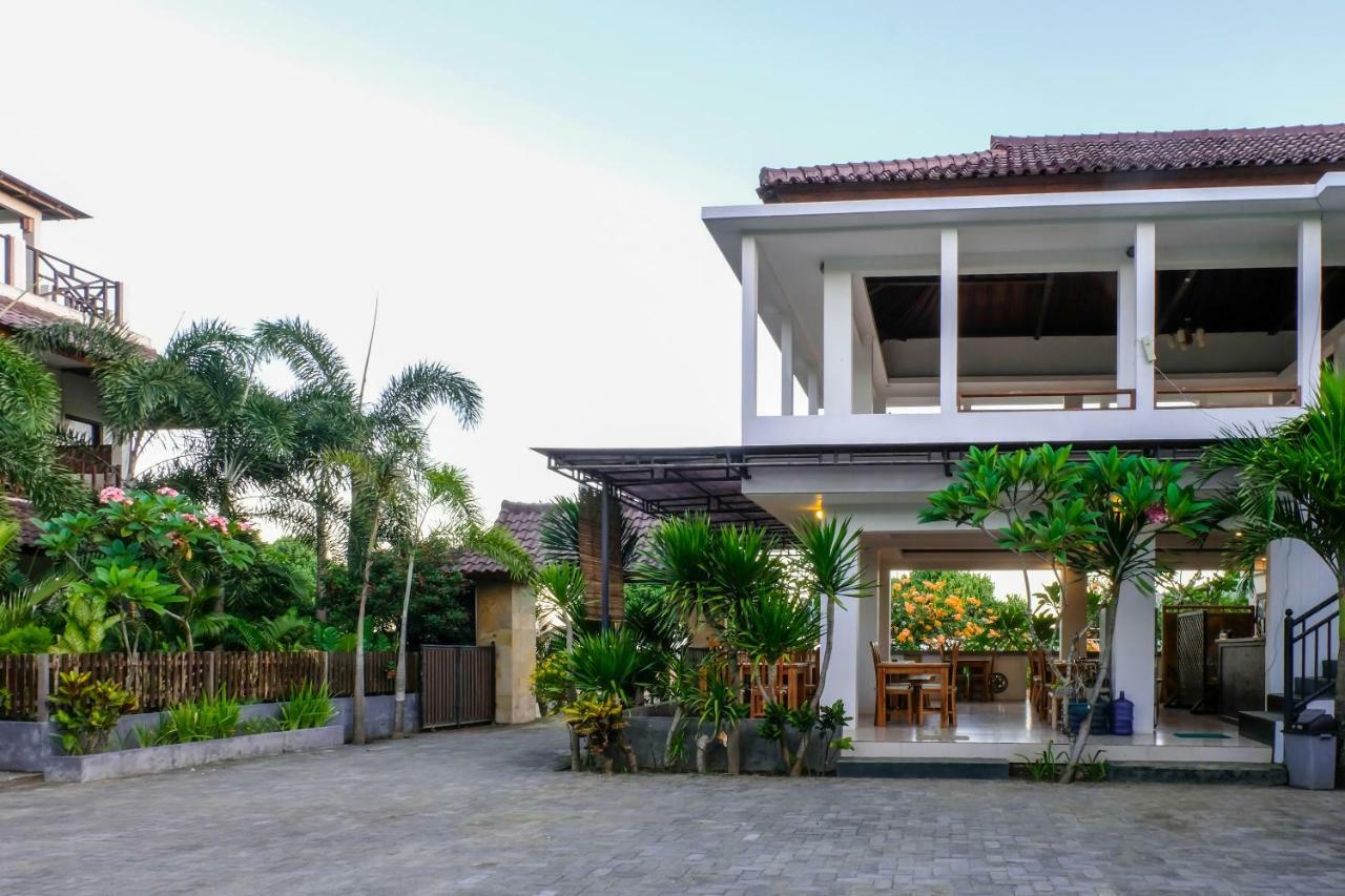 Friends Beach Hotel Kuta  Exterior photo
