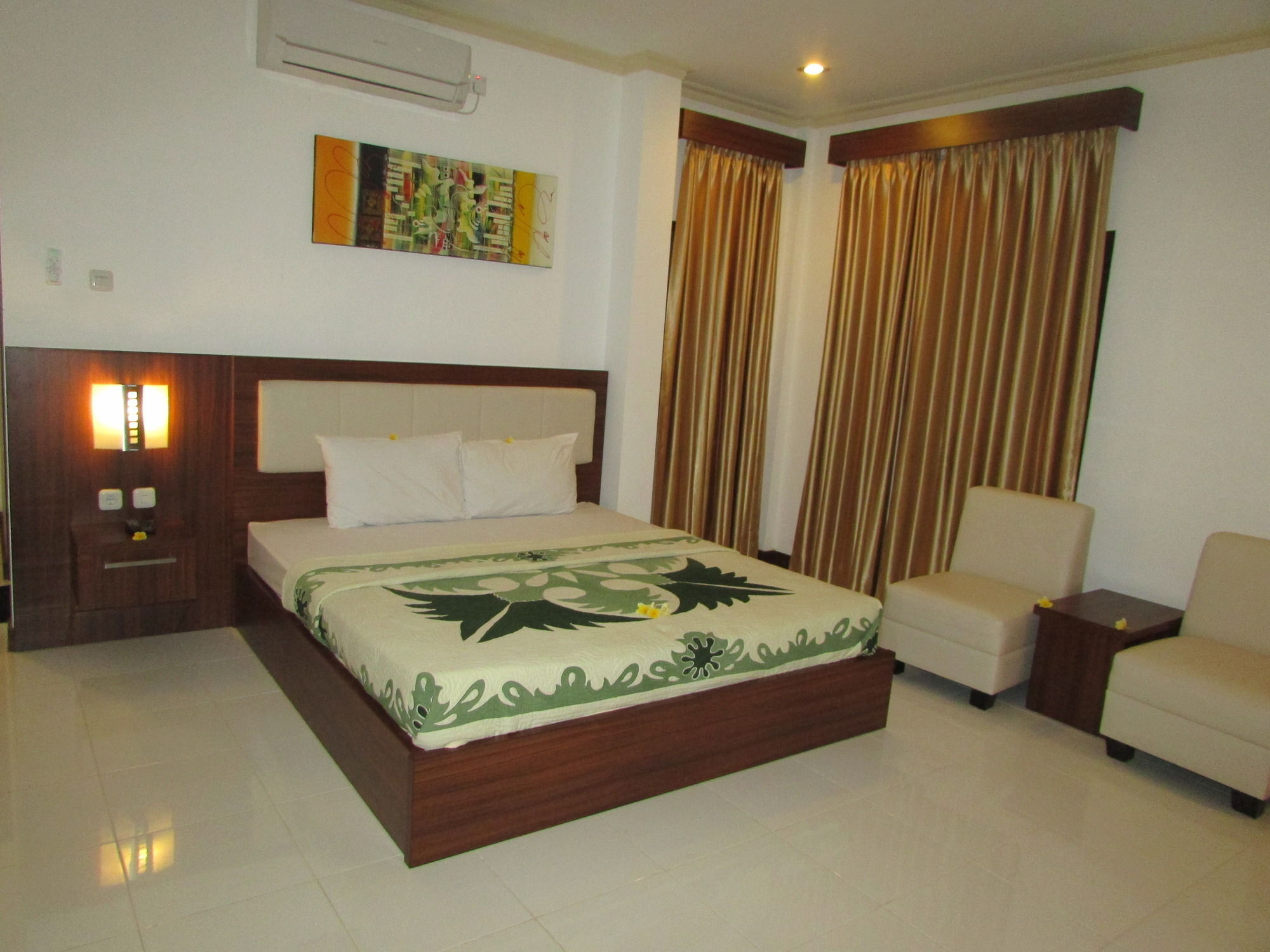 Friends Beach Hotel Kuta  Exterior photo